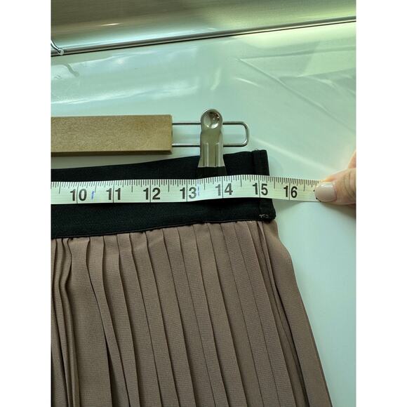 NWT Zenana Pleated Skirt Brown Full-Length Maxi Pull-On Waistband Stretchy SZ L - Picture 3 of 8